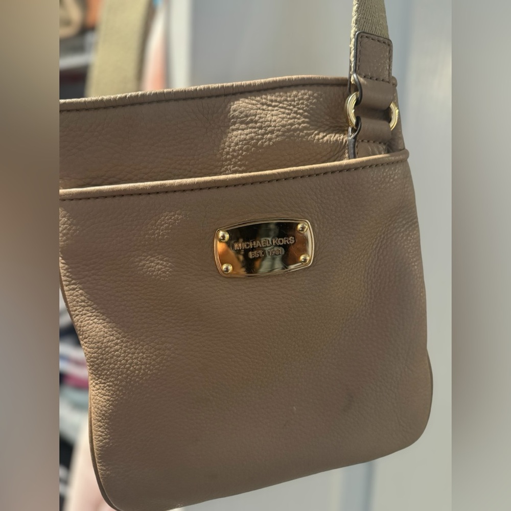 Michael Kors Jet Set MK Crossbody Messenger Shoulder Pocket Bag